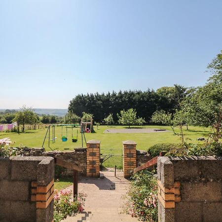 The Bushel Villa Bideford Bagian luar foto