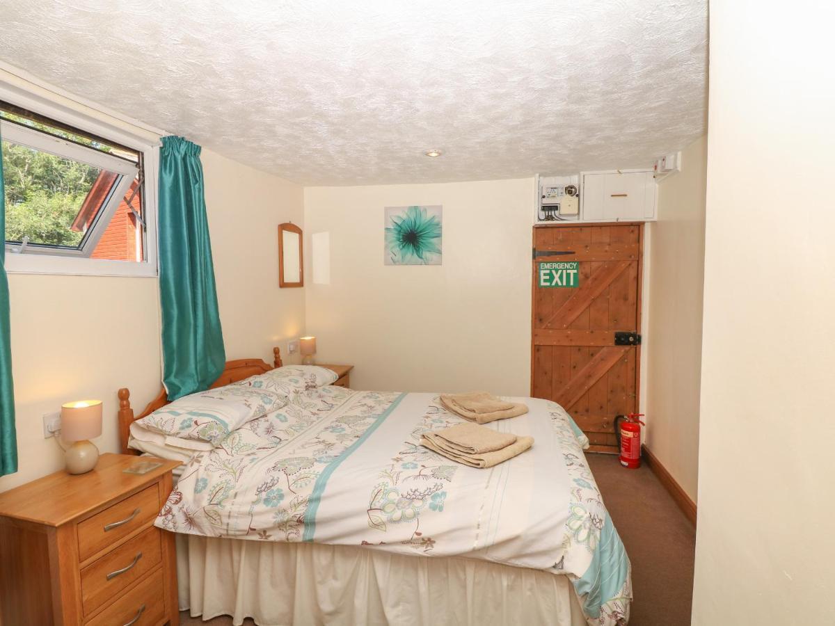 The Bushel Villa Bideford Bagian luar foto