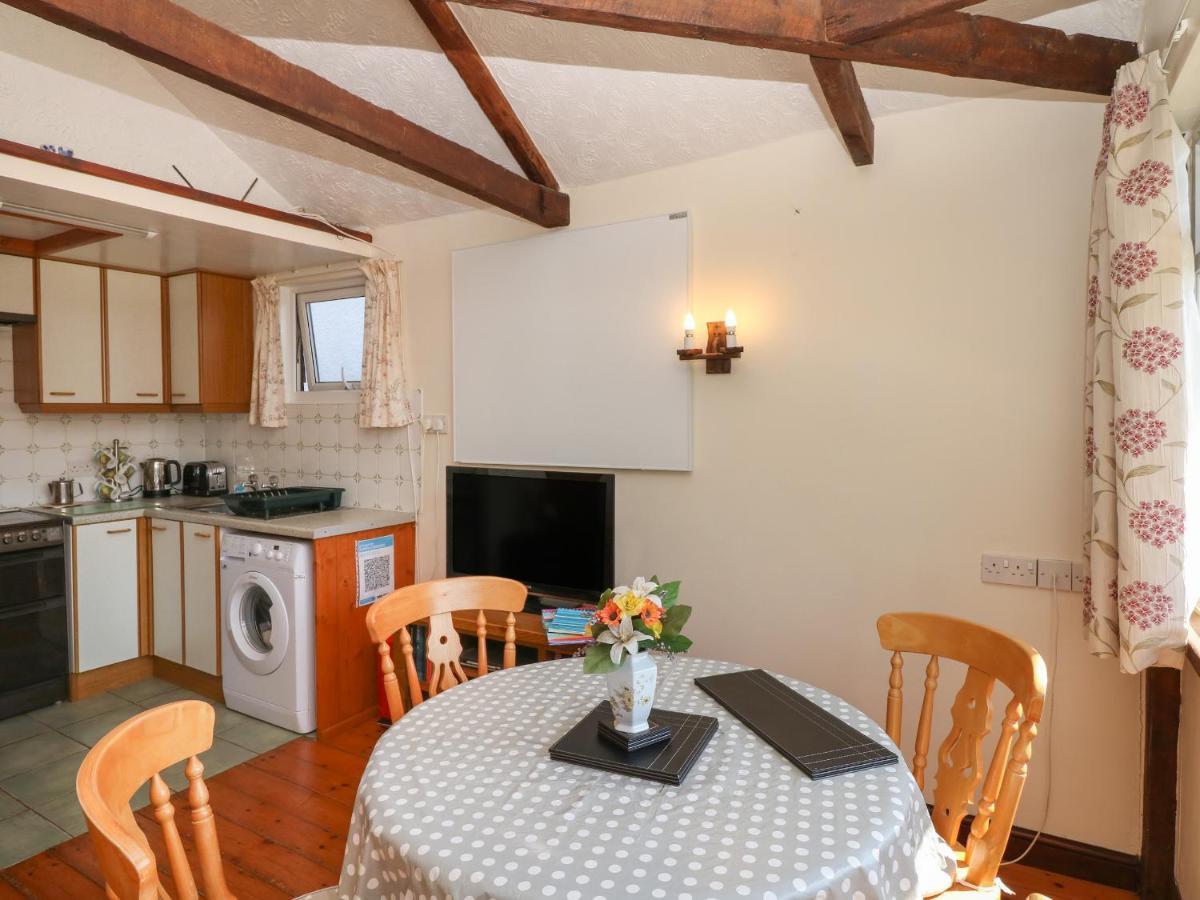 The Bushel Villa Bideford Bagian luar foto